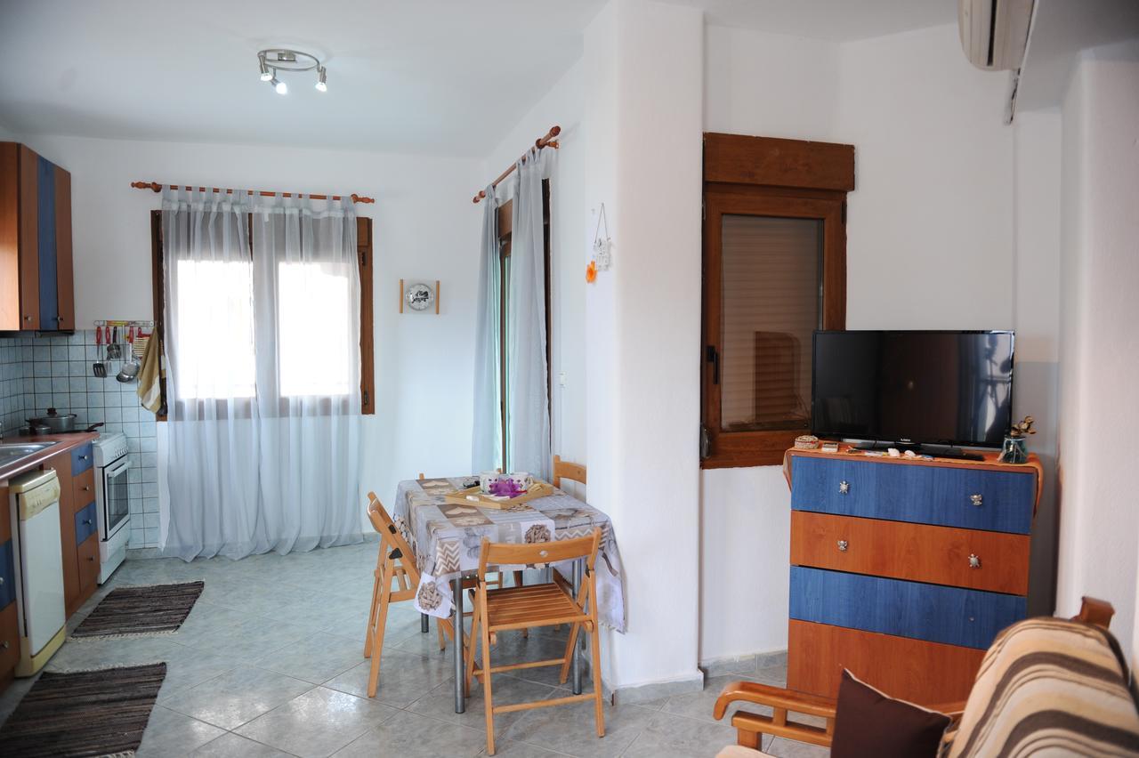 Dafni'S Home 50 Meters From The Beach Gerakini Exterior photo